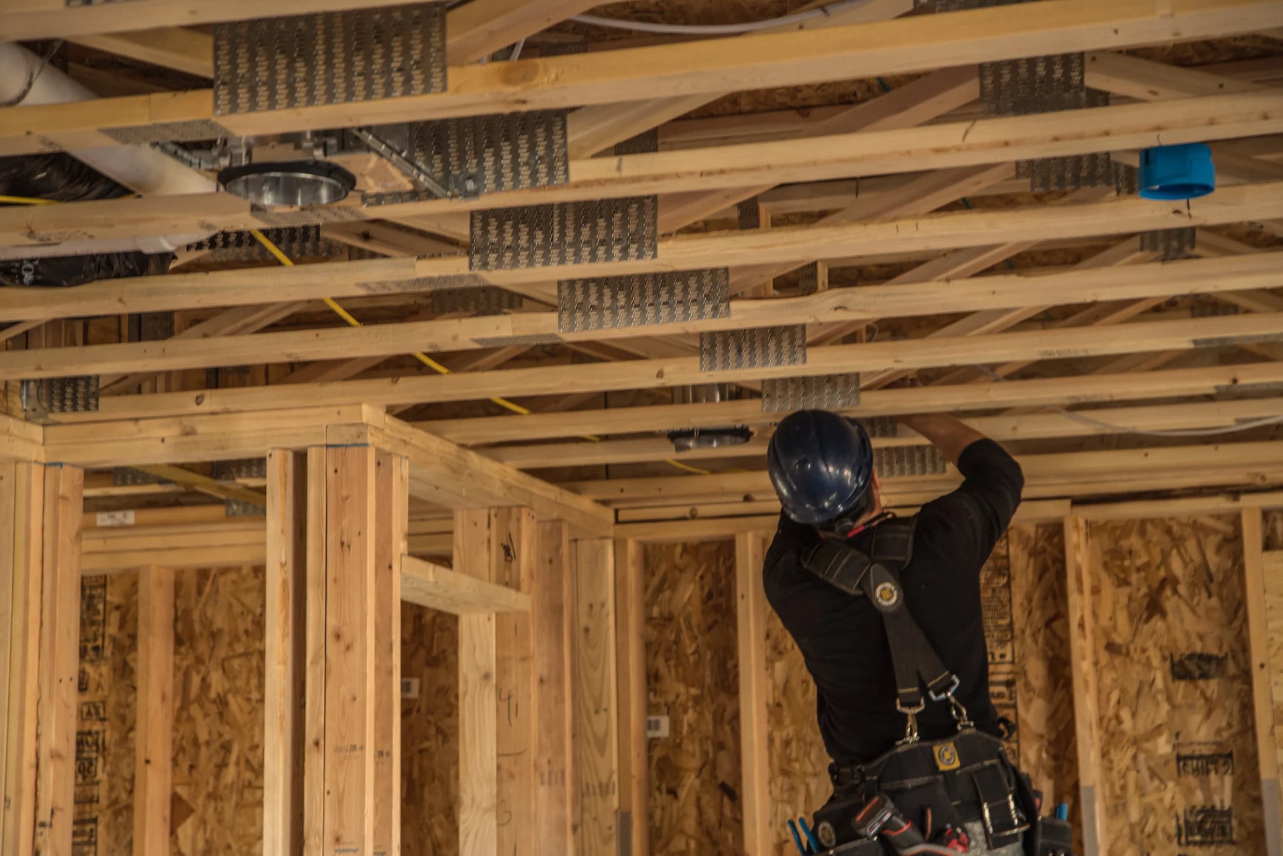 Installing recessed lighting in a new home