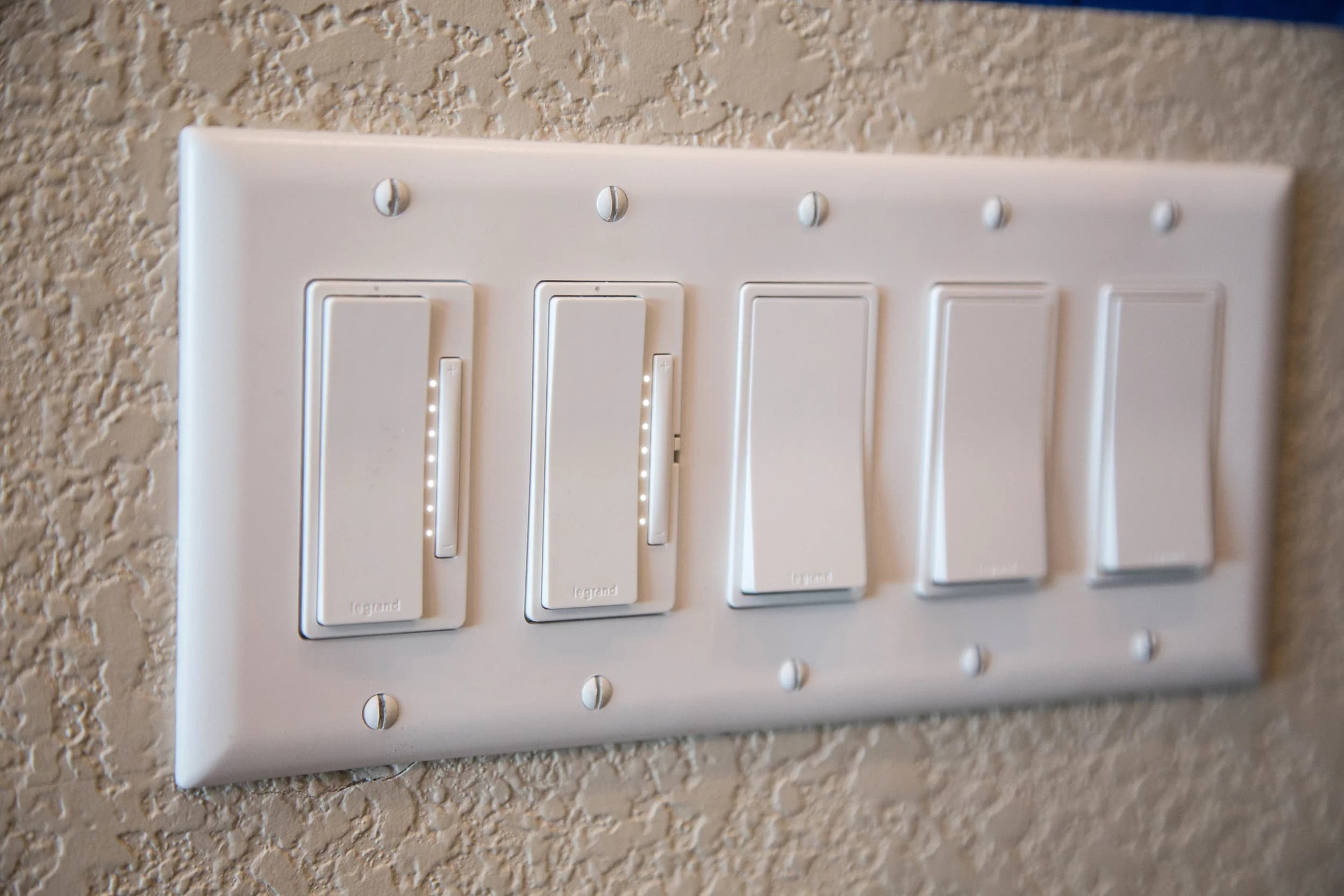 Multi-gang Decora switch bank